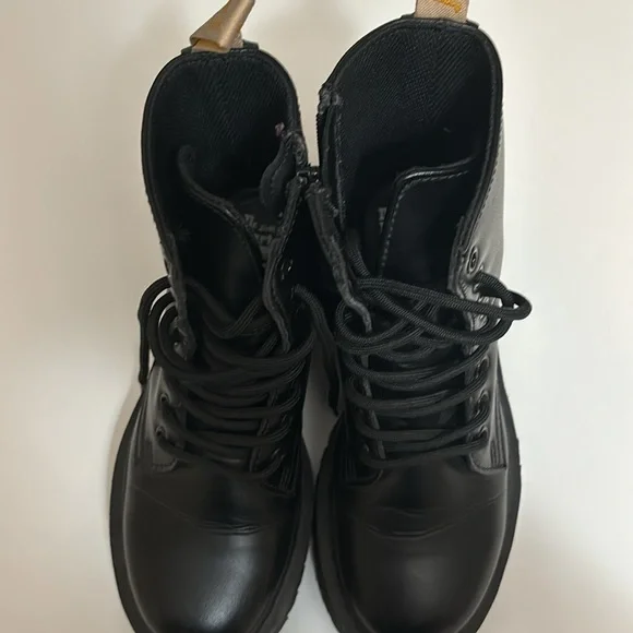 Doc Martin black platform boots - Picture 4 of 8